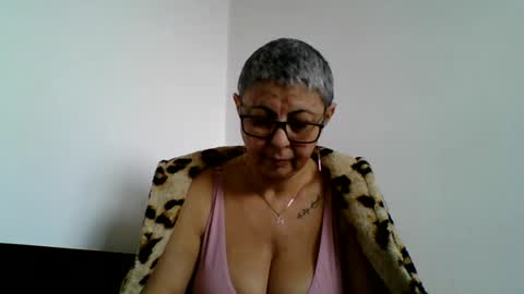 Snapshot of atikaarea chatting on 7, 2, 2025 atikaarea online show from 7, 2, 2025