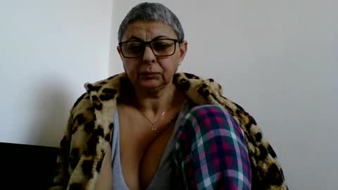Snapshot of atikaarea chatting on 14, 2, 2025 atikaarea online show from 14, 2, 2025