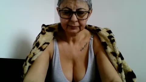 Snapshot of atikaarea chatting on 15, 2, 2025 atikaarea online show from 15, 2, 2025
