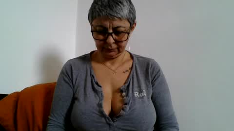 Snapshot of atikaarea chatting on 12, 3, 2025 atikaarea online show from 12, 3, 2025