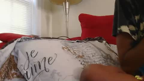 Snapshot of atirahcali chatting on 12, 10, 2025 AtirahCali online show from 12, 10, 2025