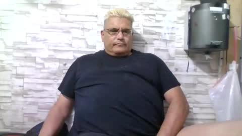 Snapshot of atr2424293280 chatting on 1, 8, 2026 A online show from 1, 8, 2026