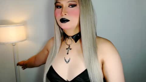 Snapshot of audreyholloway chatting on 29, 4, 2026 Audrey online show from 29, 4, 2026
