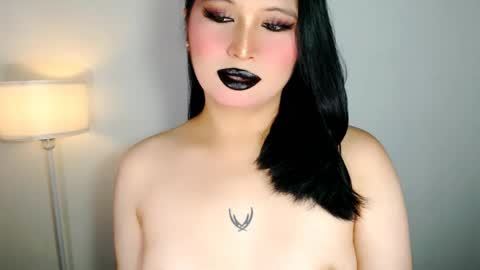 Snapshot of audreyholloway chatting on 5, 5, 2026 Audrey online show from 5, 5, 2026