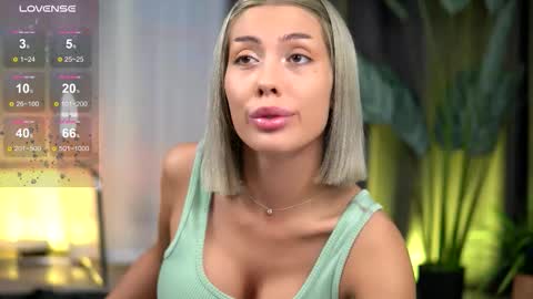 Snapshot of audreyzanne chatting on 6, 10, 2025 Isabella online show from 6, 10, 2025