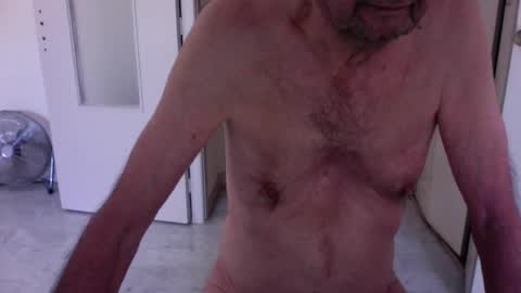 Snapshot of auguste688483 chatting on 1, 4, 2026 auguste688483 online show from 1, 4, 2026