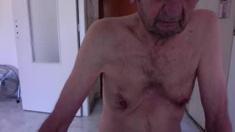 Snapshot of auguste688483 chatting on 8, 4, 2026 auguste688483 online show from 8, 4, 2026