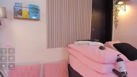 Hello I am Marcela follow me on my instagram  aura moon11 online show from 17, 1, 2026