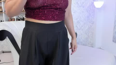 Aura sanders online show from 8, 4, 2026