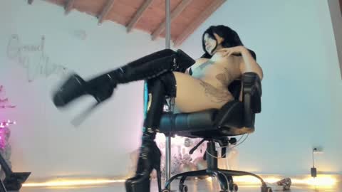 aura online show from 18, 12, 2024