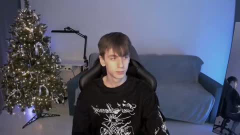 auracrye online show from 4, 1, 2025