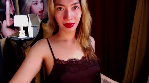 Snapshot of aurakharisma_xx chatting on 4, 12, 2024 Miss awra online show from 4, 12, 2024