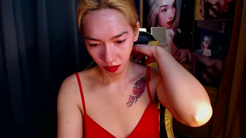 Snapshot of aurakharisma_xx chatting on 28, 1, 2025 Miss awra online show from 28, 1, 2025