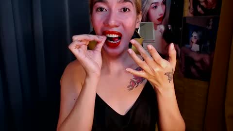 Snapshot of aurakharisma_xx chatting on 13, 2, 2025 Miss awra online show from 13, 2, 2025
