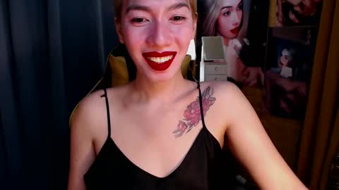 Snapshot of aurakharisma_xx chatting on 1, 3, 2025 Miss awra online show from 1, 3, 2025