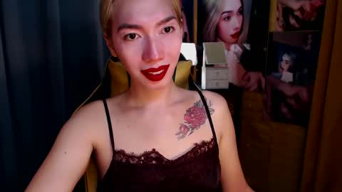 Snapshot of aurakharisma_xx chatting on 7, 3, 2025 Miss awra online show from 7, 3, 2025