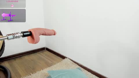 Snapshot of aurora_divine chatting on 5, 1, 2025 aurora_divine online show from 5, 1, 2025