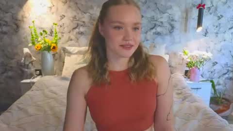 Snapshot of aurora_golden chatting on 12, 7, 2026 Kate online show from 12, 7, 2026