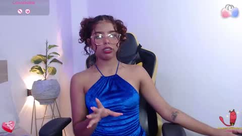 Snapshot of aurora_rodriguez chatting on 5, 12, 2024 aurora_rodriguez online show from 5, 12, 2024