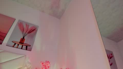 Snapshot of aurora_sweet2 chatting on 22, 11, 2025 Madison online show from 22, 11, 2025