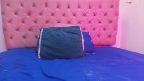 auroraa_miller online show from 11, 9, 2025