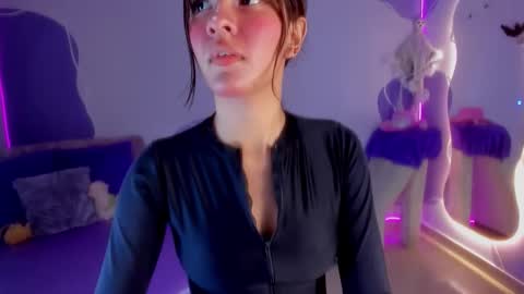 auroracute2 online show from 13, 11, 2025