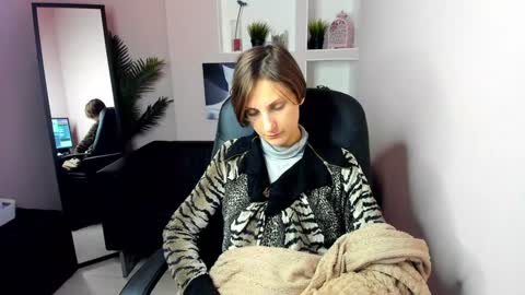 Snapshot of aurorascript chatting on 19, 12, 2024 Aurora online show from 19, 12, 2024