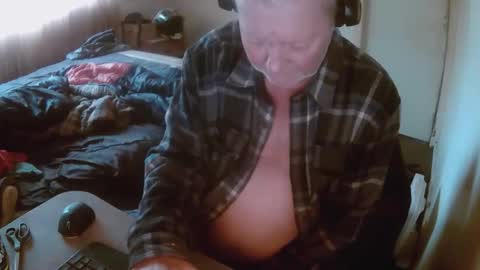 Snapshot of aussiebaker chatting on 8, 6, 2026 aussiebaker online show from 8, 6, 2026