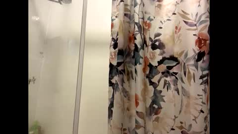 Milf4u online show from 19, 12, 2025