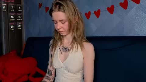 Snapshot of austeja_ona chatting on 20, 5, 2026 Aya online show from 20, 5, 2026