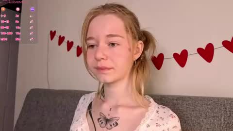 Snapshot of austeja_ona chatting on 19, 7, 2026 Aya online show from 19, 7, 2026