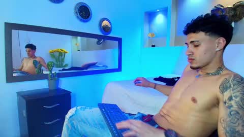 Snapshot of austin_collinss chatting on 19, 12, 2024 AUSTIN online show from 19, 12, 2024