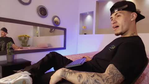 Snapshot of austin_collinss chatting on 21, 12, 2024 AUSTIN online show from 21, 12, 2024