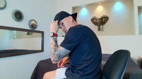 Snapshot of austin_collinss chatting on 2, 2, 2025 AUSTIN online show from 2, 2, 2025