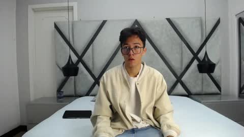 austinreeds online show from 19, 10, 2025