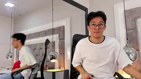 austinreeds online show from 26, 10, 2025