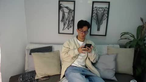 austinreeds online show from 16, 11, 2025