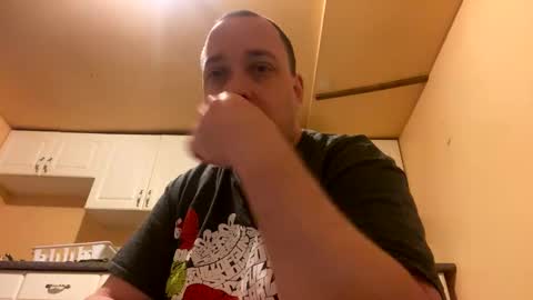 Snapshot of auz1812 chatting on 2, 12, 2024 Auz online show from 2, 12, 2024