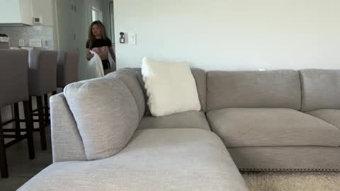 Snapshot of ava_petite_ chatting on 28, 4, 2026 Little Ava online show from 28, 4, 2026