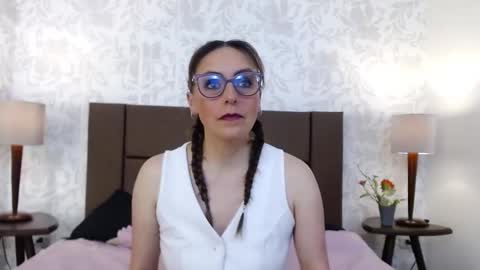 Ava  online show from 3, 12, 2025