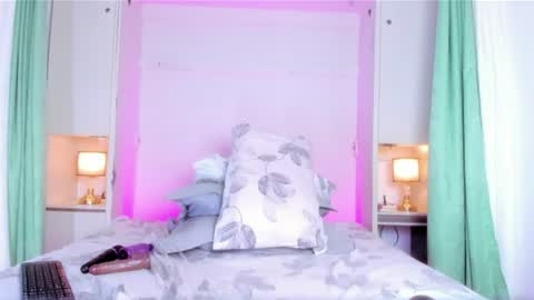 Snapshot of avajamess_ chatting on 25, 6, 2026 EVA online show from 25, 6, 2026