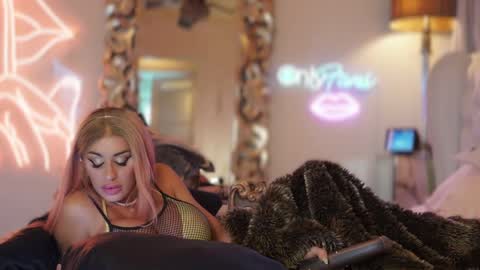 Snapshot of avalonnfoxx chatting on 18, 12, 2024 AvalonnFoxx online show from 18, 12, 2024