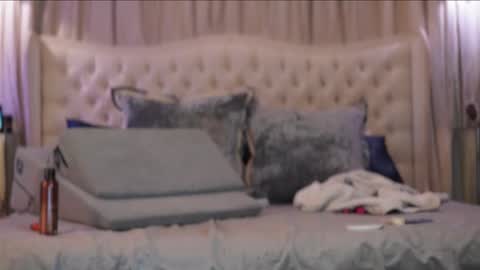 Snapshot of avalonnfoxx chatting on 7, 1, 2025 AvalonnFoxx online show from 7, 1, 2025