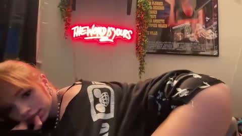 Snapshot of avaxlee chatting on 9, 6, 2026 avaxlee online show from 9, 6, 2026