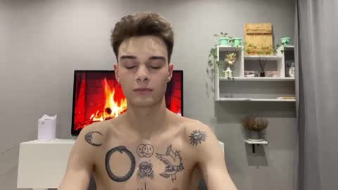 Snapshot of avegothy chatting on 3, 1, 2025 gothy 3 online show from 3, 1, 2025