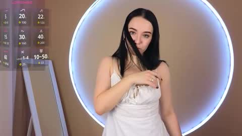 Snapshot of avelyne_ chatting on 11, 10, 2025 Avelyne online show from 11, 10, 2025