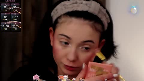 Snapshot of averywillow chatting on 11, 1, 2025 AveryWillow online show from 11, 1, 2025