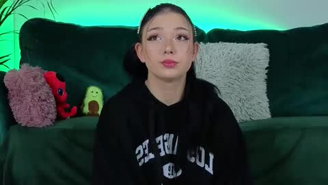 Snapshot of averywillow chatting on 25, 9, 2025 AveryWillow online show from 25, 9, 2025