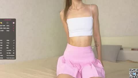 Snapshot of avgustajemes chatting on 9, 10, 2025 Lucy online show from 9, 10, 2025