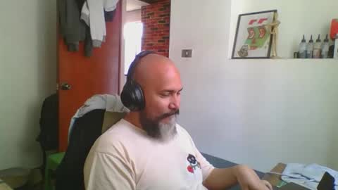 Snapshot of avidruiz87 chatting on 30, 11, 2025 Dark r0k3r online show from 30, 11, 2025